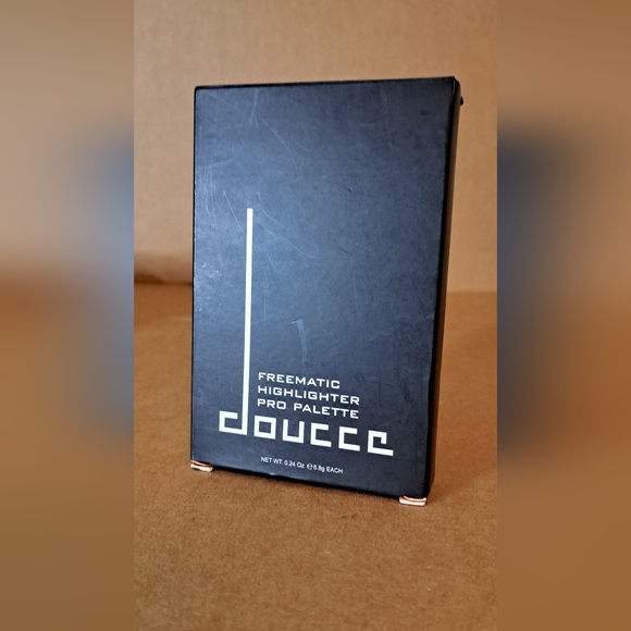 Freematic Highlighter Pro Palette, Glow Effect - Picture 6 of 7